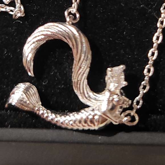 NWOT JEULIA "DANCING BY THE MOONLIGHT" MERMAID NECKLACE - Picture 2 of 2
